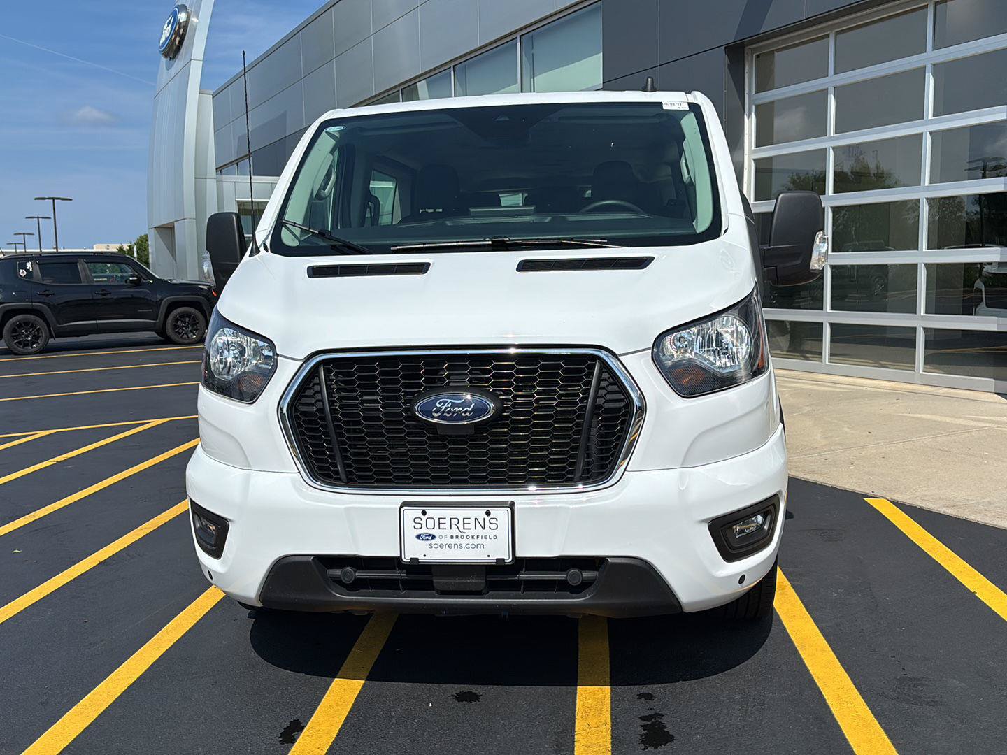 Used 2025 Ford Transit 350 XLT RWD image 4