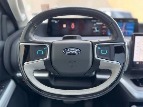 Used 2025 Ford Expedition Platinum AWD/4WD image 14