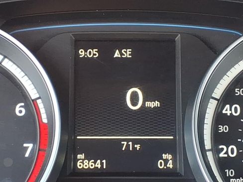 Used 2016 Volkswagen Golf R 4-Door AWD/4WD image 17