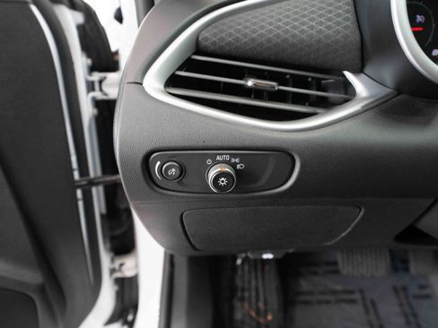 Used 2023 Chevrolet Malibu LT FWD image 11