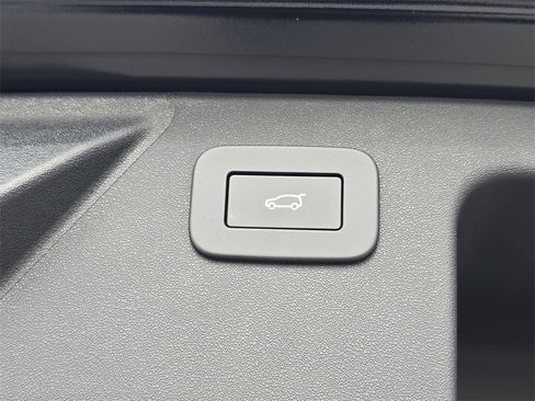 New 2026 Land Rover Discovery Sport Landmark image 13