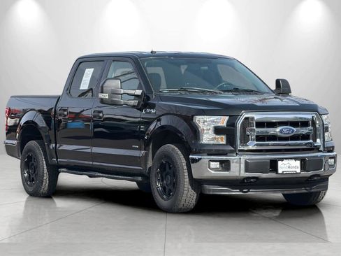 Used 2017 Ford F150 XLT w/ Trailer Tow Package image 9