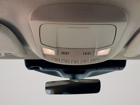 Used 2023 Lincoln Nautilus FWD image 32
