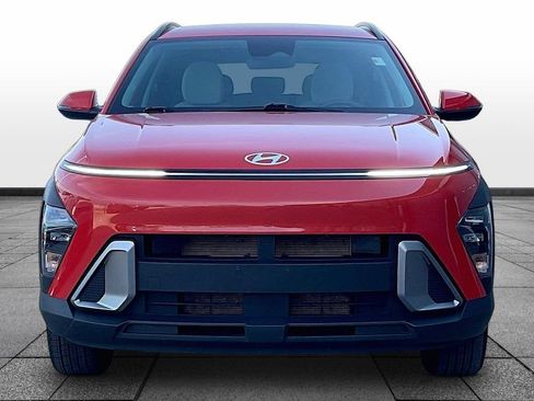 Used 2024 Hyundai Kona SEL AWD/4WD image 3