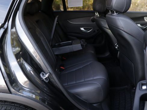 Used 2021 Mercedes-Benz GLC 300 4MATIC image 31