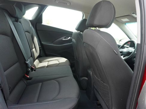 Used 2018 Hyundai Elantra GT FWD image 19