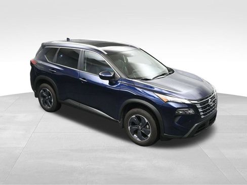 Used 2024 Nissan Rogue SV w/ SV Premium Package FWD image 16