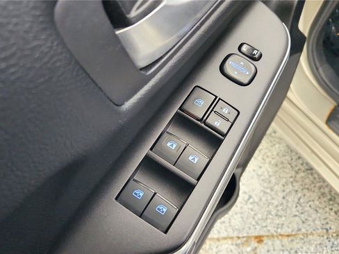 Used 2016 Toyota Camry SE w/ Moonroof Package FWD image 30
