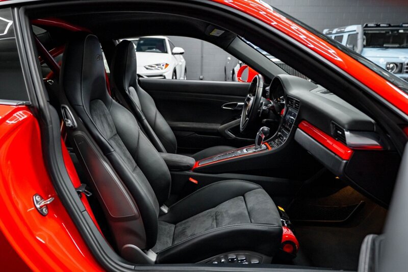 Used 2018 Porsche 911 GT3 w/ Sport Chrono Package RWD image 35
