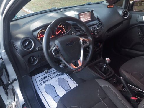 Used 2012 Ford Fiesta SE FWD image 16