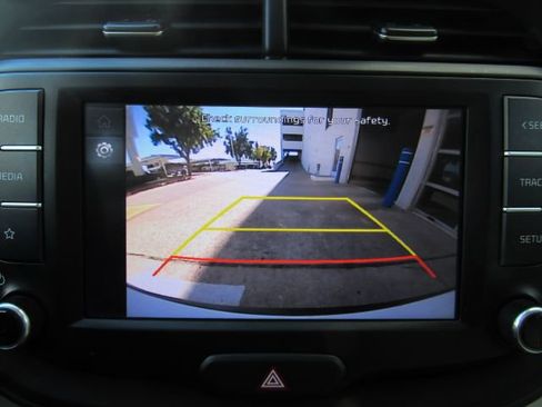 Used 2023 Kia Soul LX w/ LX Technology Package image 8