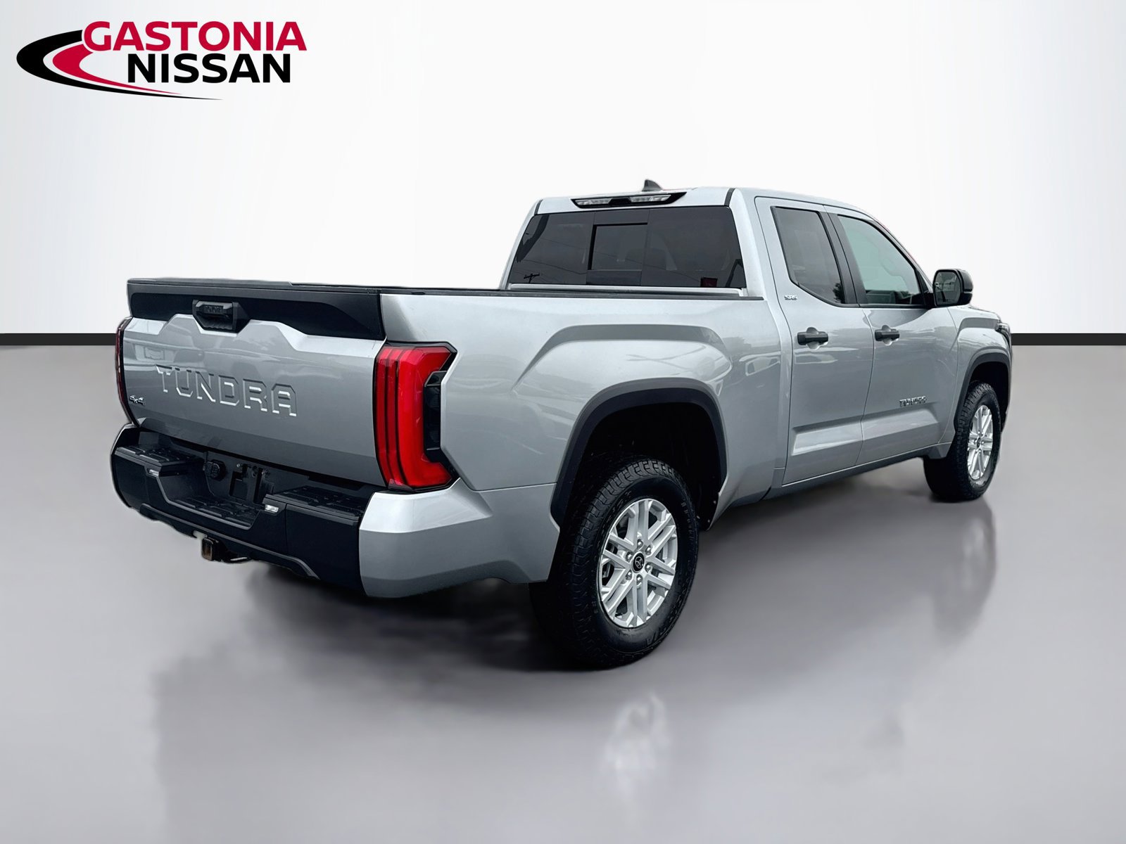 Used 2024 Toyota Tundra SR5 AWD/4WD image 9