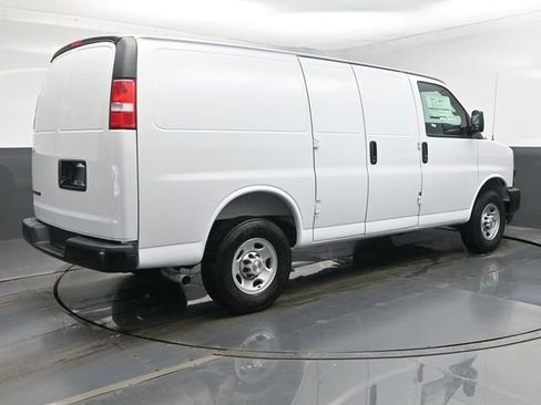 New 2026 Chevrolet Express 2500 image 28