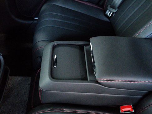 New 2025 Bentley Flying Spur Plug-In Hybrid image 24