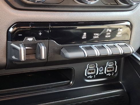 Used 2022 RAM 1500 Big Horn image 24