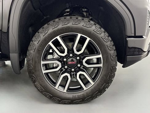 New 2026 GMC Sierra 1500 AT4 w/ AT4 Premium Package AWD/4WD image 32