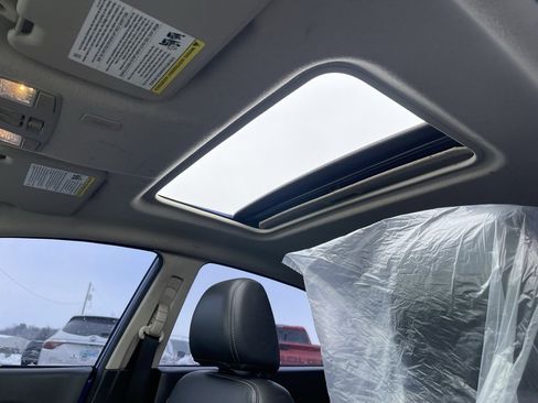 Used 2014 Ford Fiesta Titanium image 12