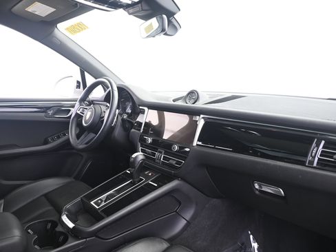 Certified 2023 Porsche Macan S AWD/4WD image 22