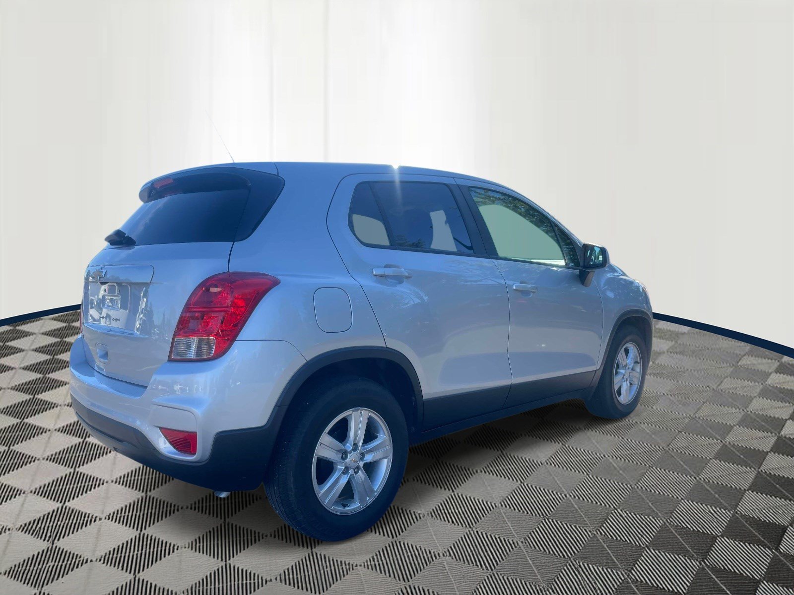 Used 2020 Chevrolet Trax LS w/ Tint and Cruise Package FWD image 4