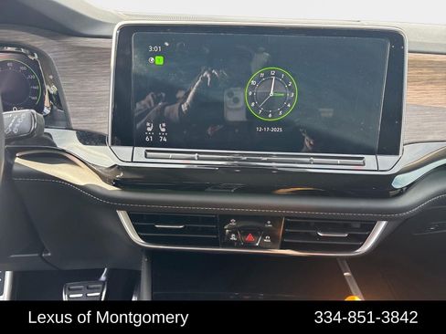 Used 2025 Volkswagen Atlas SEL Premium R-Line image 18