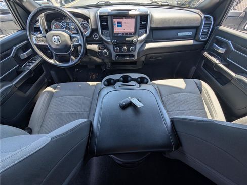 Used 2024 RAM 2500 Big Horn AWD/4WD image 31