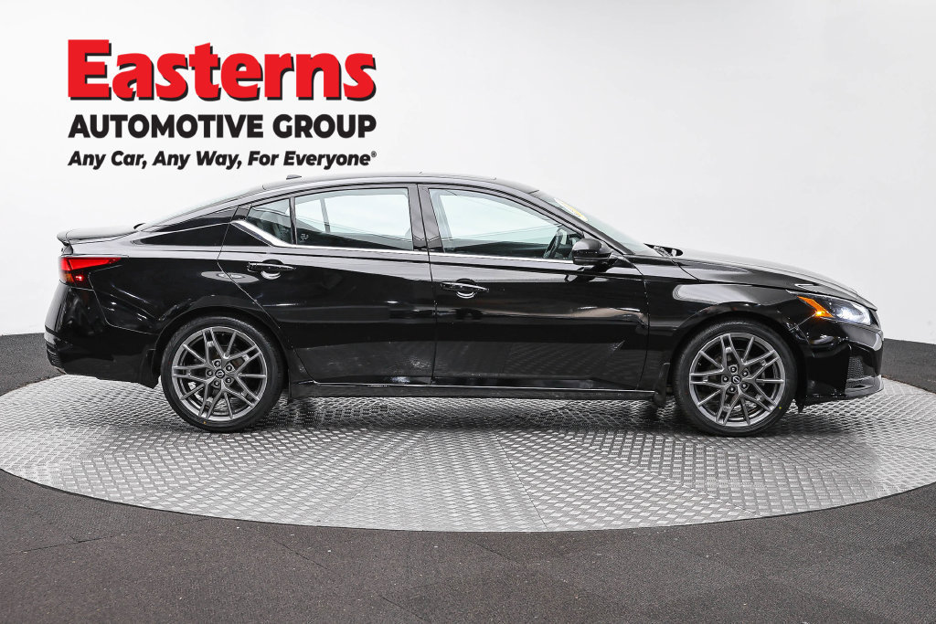 Used 2023 Nissan Altima 2.0 SR FWD image 5