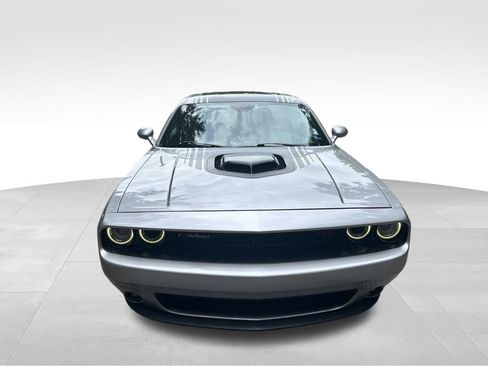 Used 2016 Dodge Challenger R/T RWD image 9
