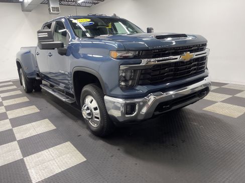 Used 2025 Chevrolet Silverado 3500 LT w/ Safety Package image 6