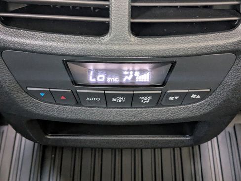 Used 2022 Honda Pilot Sport image 19