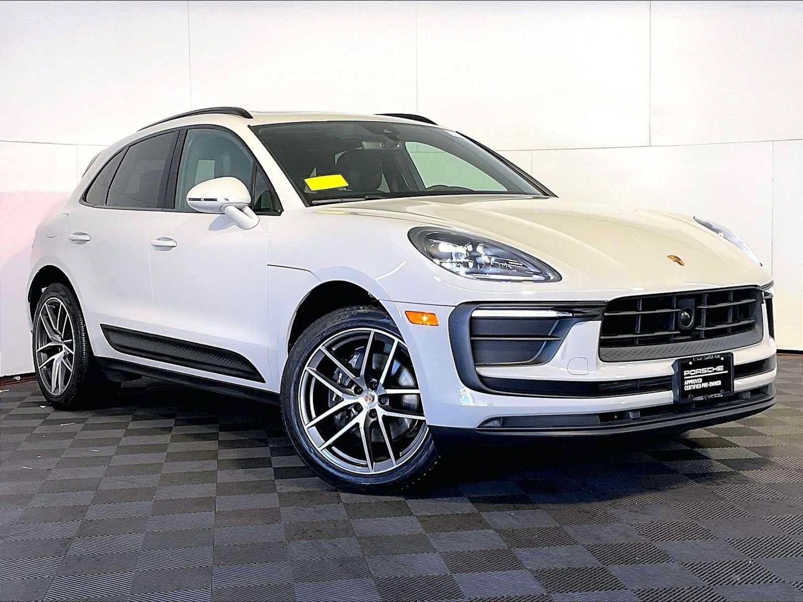 Certified 2023 Porsche Macan AWD/4WD image 9