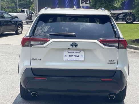 Used 2022 Toyota RAV4 XLE Premium AWD/4WD image 3