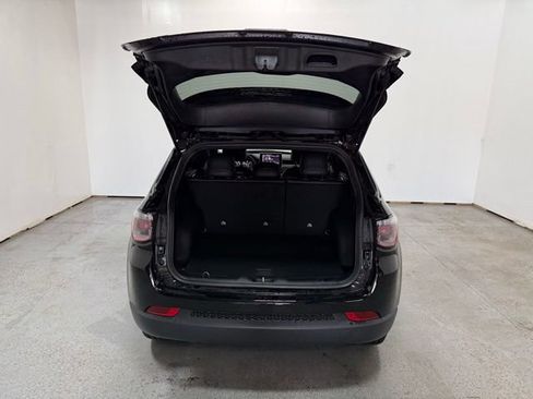 New 2026 Jeep Compass Latitude AWD/4WD image 9