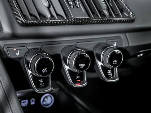 Used 2020 Audi R8 V10 image 38