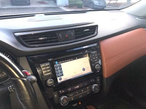 Used 2017 Nissan Rogue SL w/ SL Premium Package AWD/4WD image 24