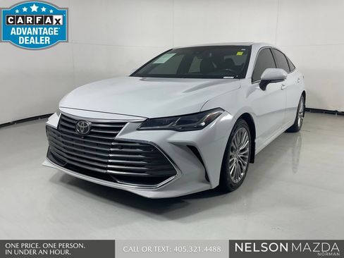 Used 2022 Toyota Avalon Limited w/ Advanced Safety Package FWD image 1