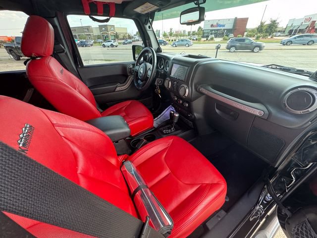 Used 2014 Jeep Wrangler Unlimited Sport w/ Quick Order Package 24S AWD/4WD image 28