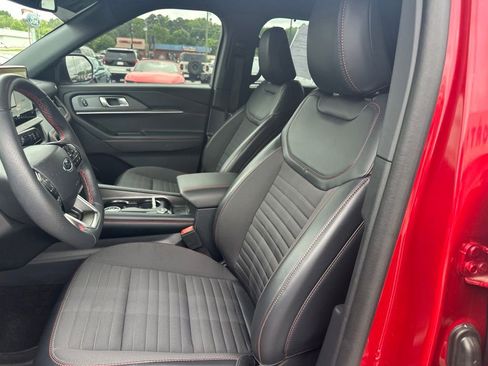 Used 2025 Ford Explorer ST-Line w/ Premium Package RWD image 7