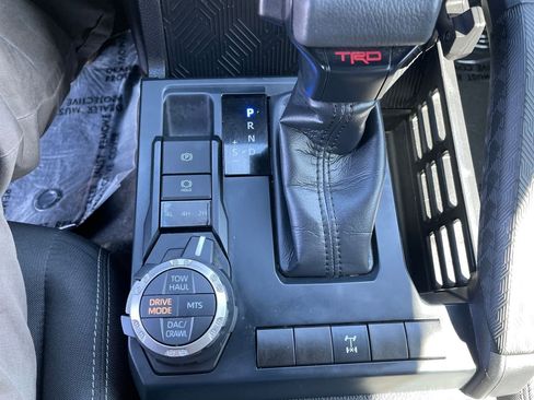 Certified 2024 Toyota Tacoma TRD Off-Road AWD/4WD image 16