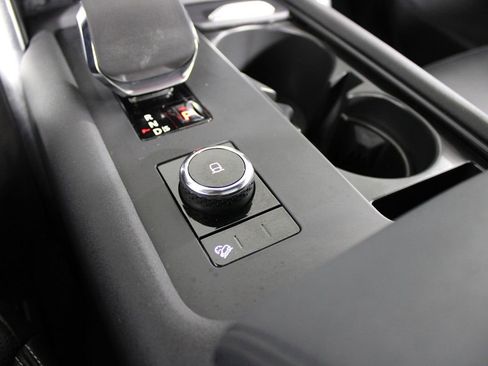 Used 2022 Land Rover Discovery S image 23