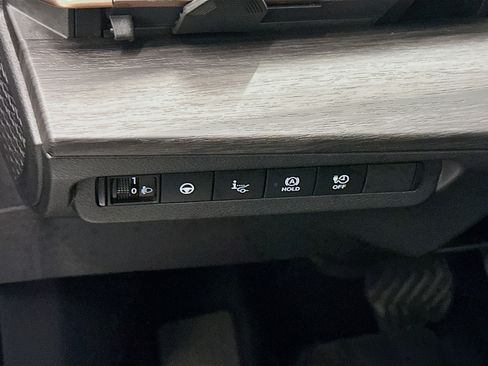 Used 2024 Nissan Ariya AWD image 17