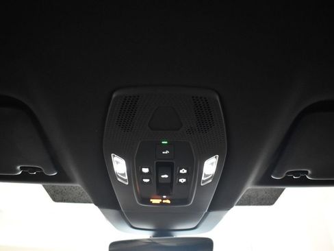 Used 2025 Porsche Macan 4S Electric AWD/4WD image 26