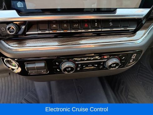 Used 2023 Chevrolet Silverado 1500 RST AWD/4WD image 36