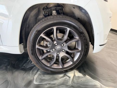 Used 2021 Jeep Grand Cherokee High Altitude AWD/4WD image 29