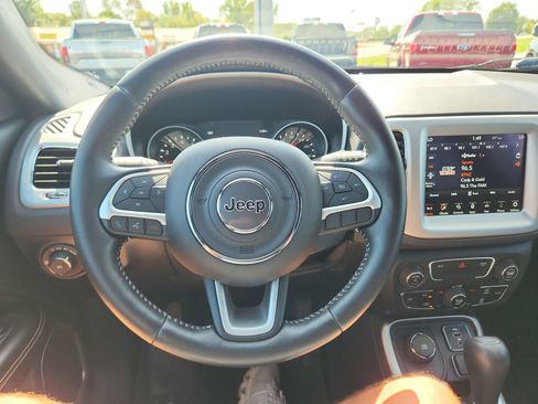 Used 2021 Jeep Compass Latitude AWD/4WD image 14