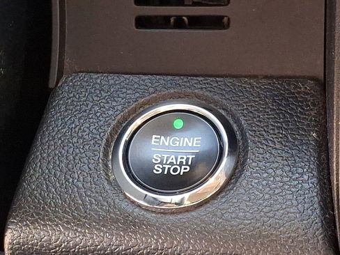 Certified 2019 Ford F150 Lariat image 21