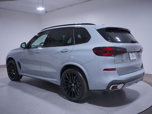 New 2026 BMW X5 sDrive40i w/ M Sport Package image 3