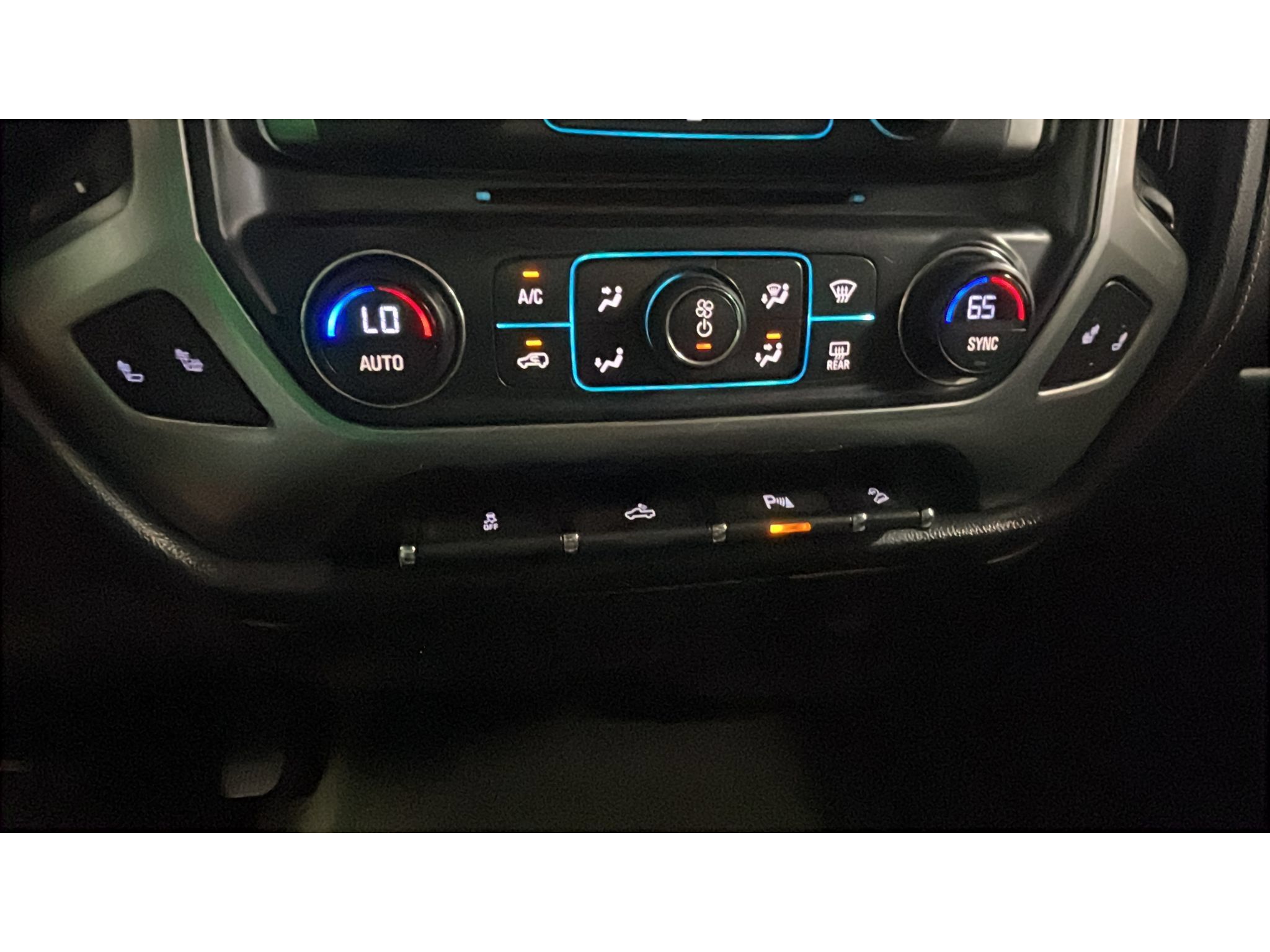 Used 2015 Chevrolet Silverado 2500 LTZ w/ Z71 Package, Off-Road AWD/4WD image 14