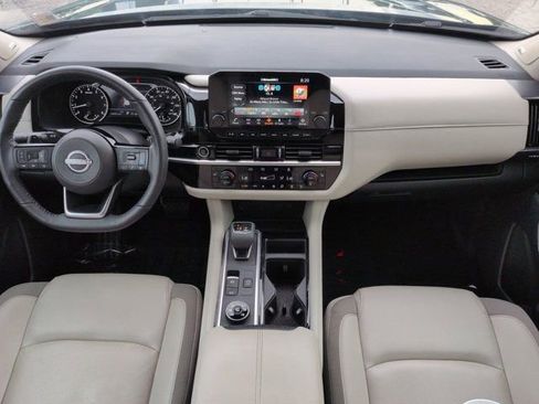 Used 2024 Nissan Pathfinder SL w/ SL Premium Package AWD/4WD image 14