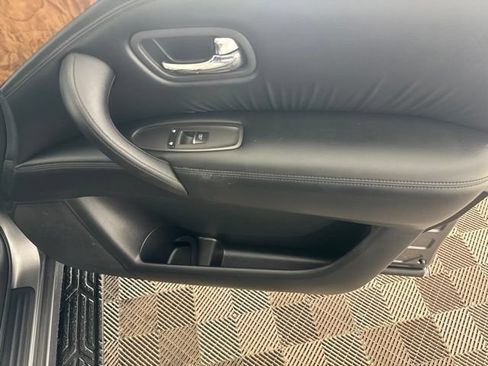 Used 2021 Nissan Armada SL w/ Captain's Chairs Package RWD image 19
