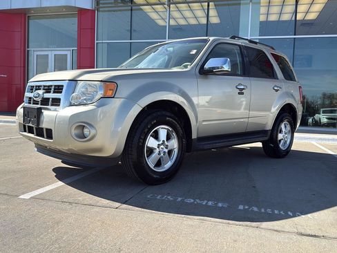 Used 2012 Ford Escape XLT image 2